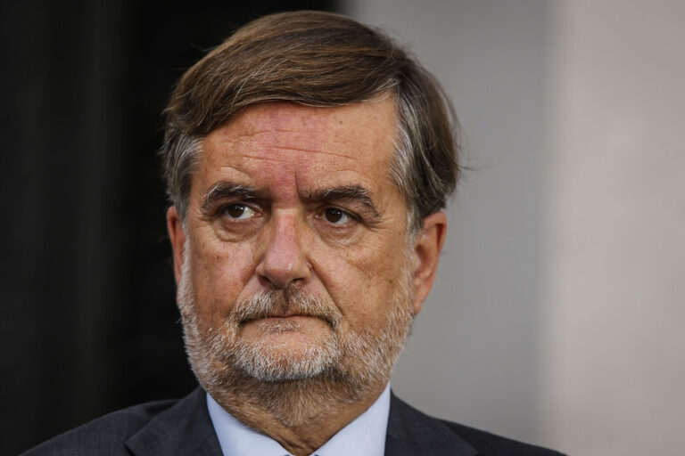 Diputado Undurraga por acuerdo constitucional: 