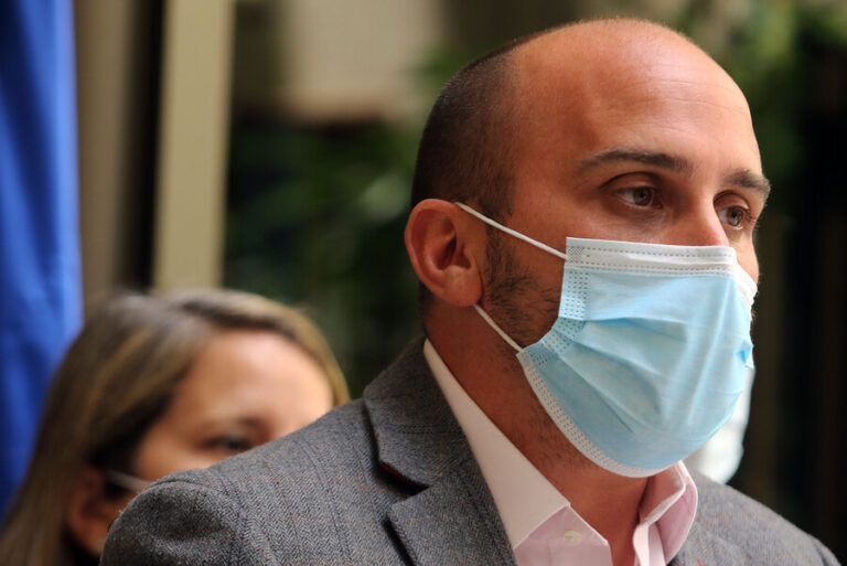 Longton y dichos de Boric sobre abusos sexuales: 