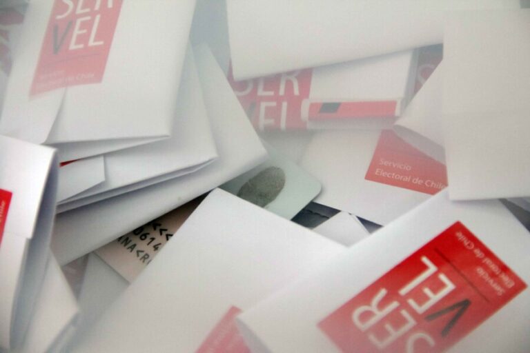 Gobierno pone urgencia a proyecto que establece el voto obligatorio