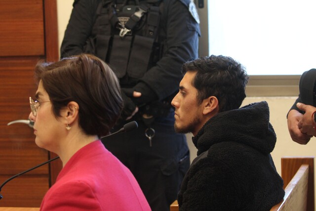 Imputado por homicidio de sargento 2° Retamal se descompensó durante detención, afirma abogada defensora