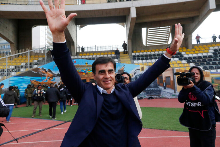 Gustavo Quinteros: 