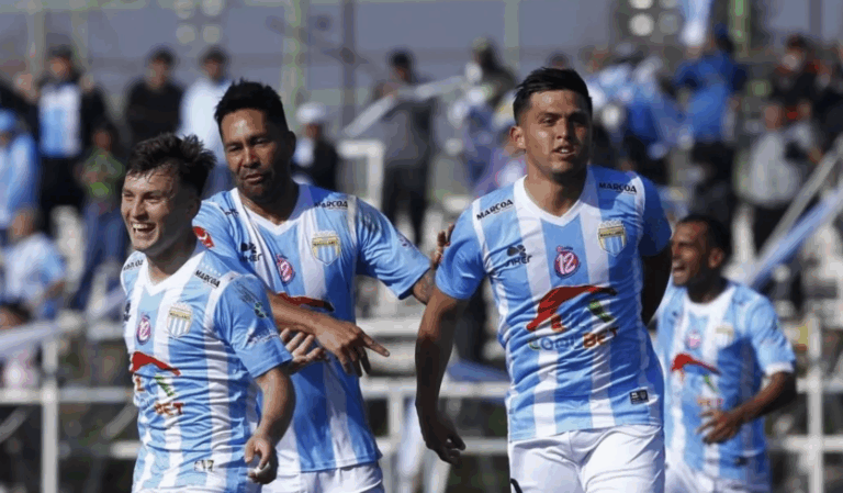 Magallanes aplastó a Deportes Melipilla y se consolidó como líder de la Primera B