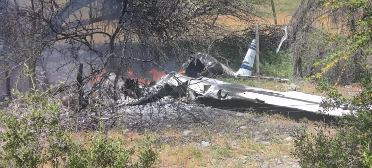 Avioneta capotó en las cercanías del aeródromo de Peldehue en Colina: Dos personas resultaron lesionadas