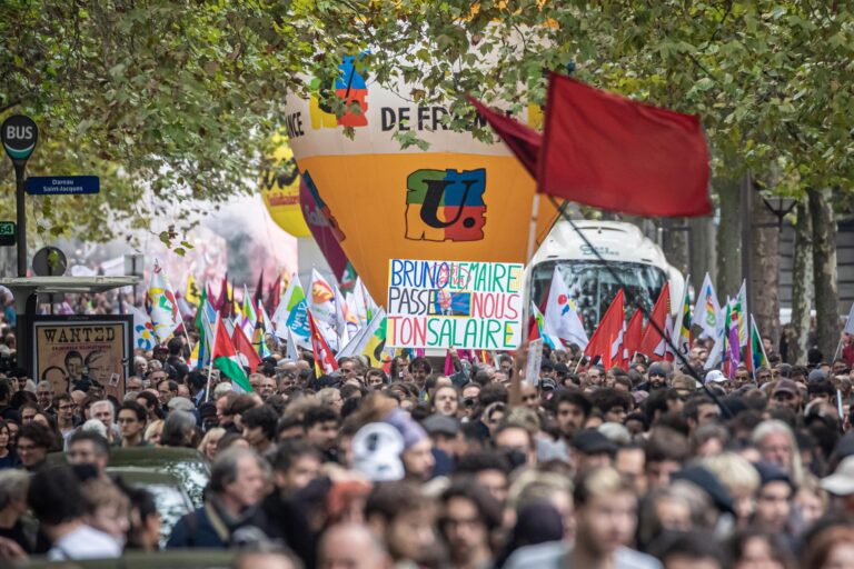 Francia: Sindicatos exigieron al gobierno de Macron alzas salariales en nueva jornada de manifestaciones