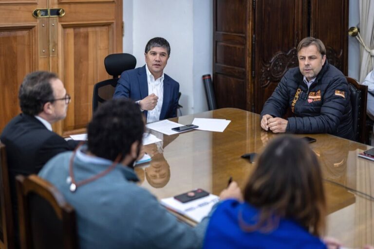 “Veo buena disposición”: Codina se reunió con autoridades de Gobierno tras desmanes en Puente Alto el 18-O