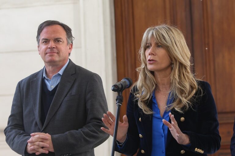 Senadores Rincón y Walker renuncian a la DC: Evalúan la creación de un nuevo partido político