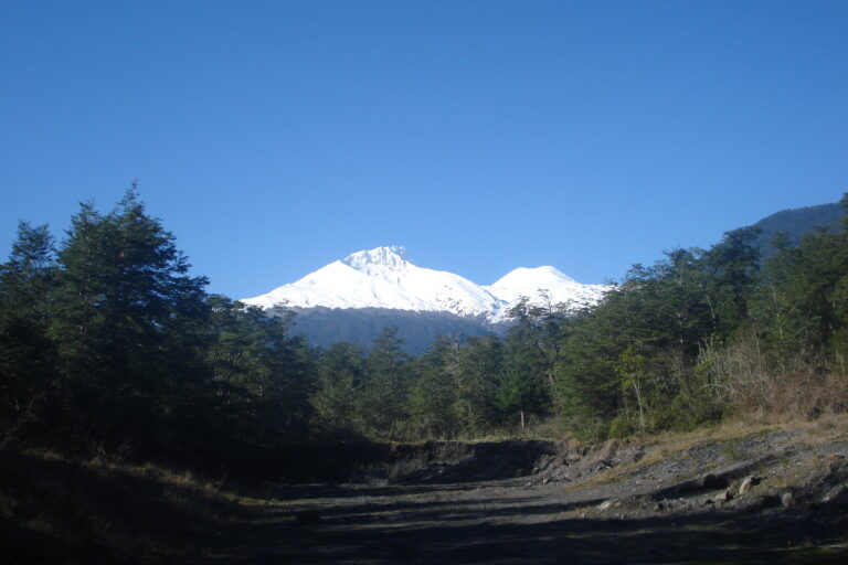 Andinista falleció tras caer de volcán Mocho Choshuenco en Panguipulli