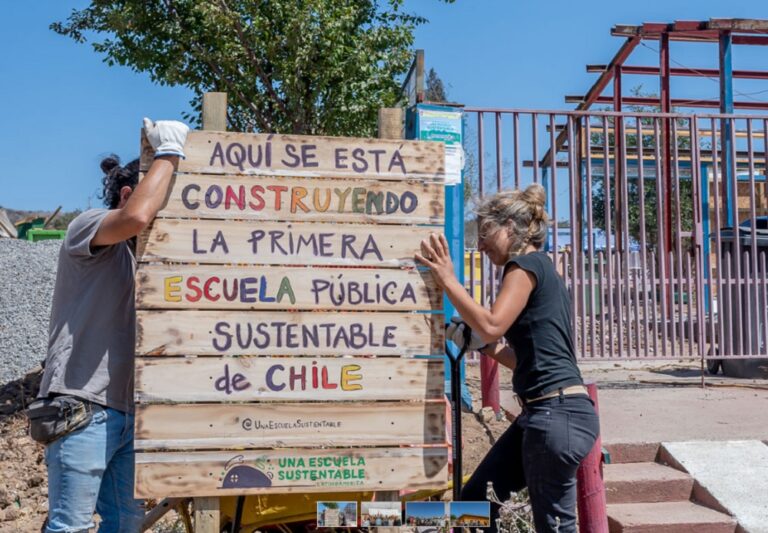 Convocatoria de Servicio País ofrece $560 mil mensuales: Revisa los requisitos y cómo postular a los trabajos sociales