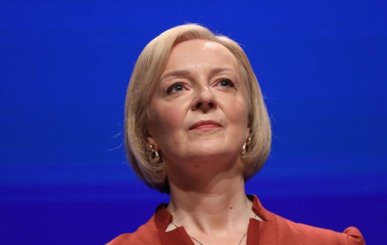 Reino Unido: Liz Truss pide perdón por sus 