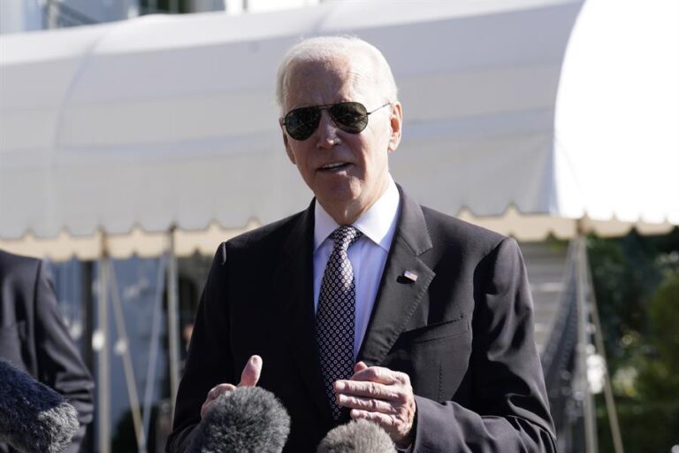 Biden promete que Putin rendirá cuentas por los ataques a Ucrania