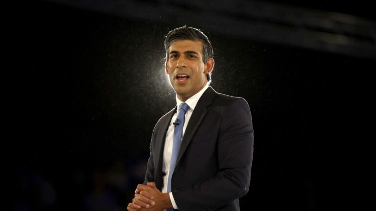 Joven, millonario, de ascendencia india e hindú: Quién es Rishi Sunak, el nuevo premier del Reino Unido