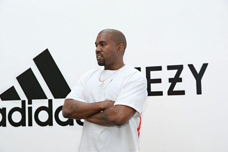 Adidas termina su asociación con Kanye West por comentarios antisemitas 