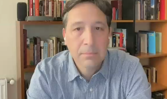 Alexis Kalergis por vacunas bivalentes: 