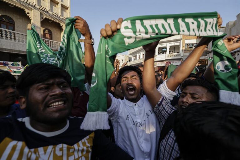 Rey de Arabia Saudita decreta día festivo por la histórica victoria contra Argentina