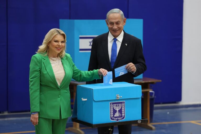 Netanyahu gana las elecciones en Israel con mayoría para gobernar, según los sondeos