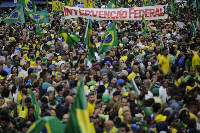 Raúl Sohr y manifestaciones en Brasil: 