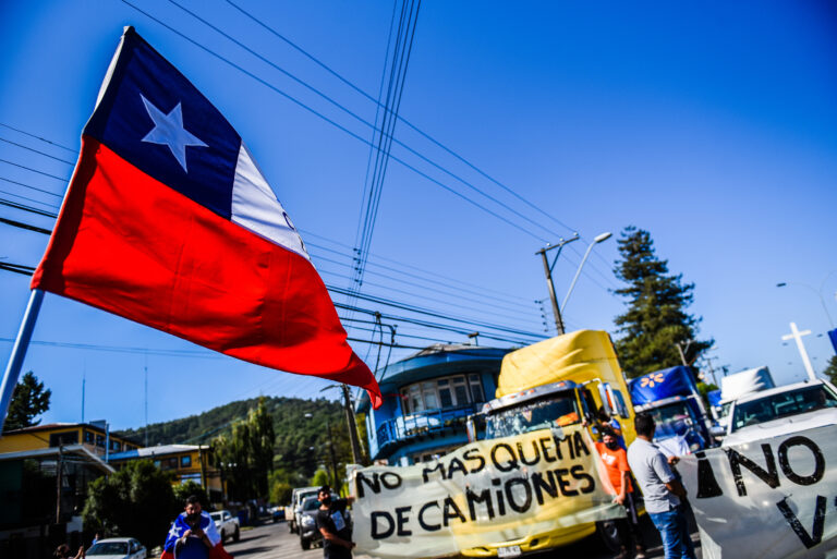 Agrupaciones de camioneros muestran división ante paralización de federaciones del norte