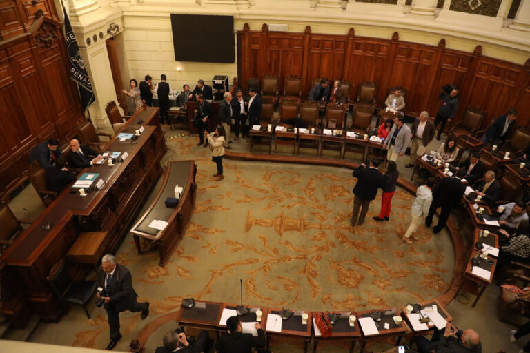 Diálogo constitucional: Partidos acuerdan constituir 