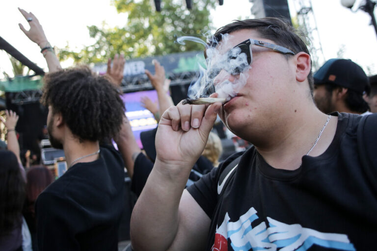 “Estamos alarmados”: Científicos advierten que la marihuana causaría el mismo daño que el tabaco en el corazón