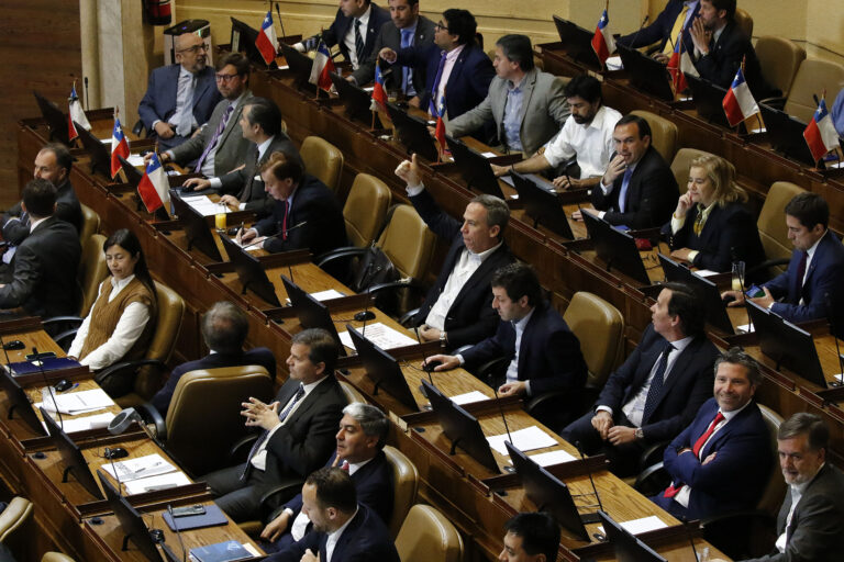 Oposición pactó acuerdo para censurar 13 mesas de las comisiones en la Cámara de Diputados