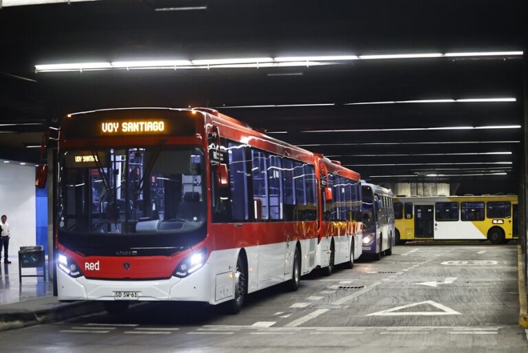 Intermodal La Cisterna recibirá nueva flota de buses con estándar RED: Conoce cuáles servicios serán renovados