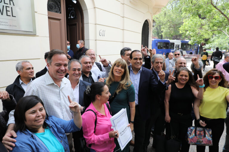 Dan luz verde a conformación de Demócratas: Servel lo declaró como 