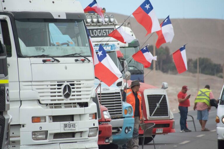 Gremios del transporte anuncian principio de acuerdo con el Gobierno: Documento será revisado por las bases