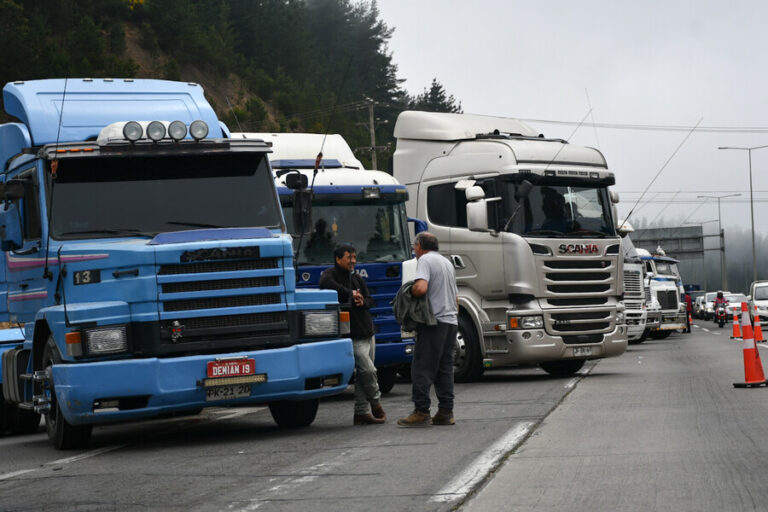 Camioneros de Valparaíso deponen paralización: 