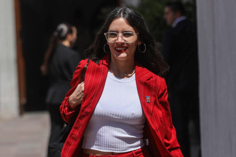 Vocera de Gobierno y crítica del ministro Valenzuela contra camioneros: 