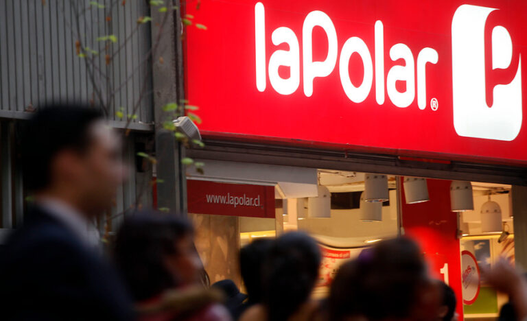 La Polar demanda a Under Armour y su distribuidora oficial en Chile por competencia desleal