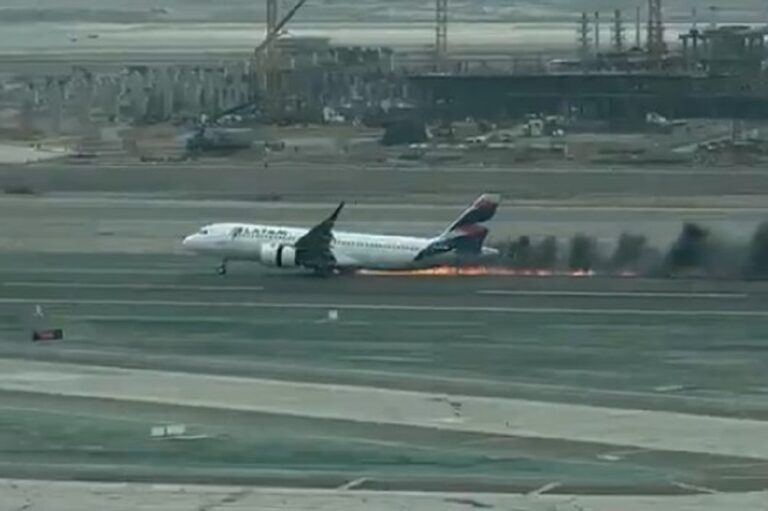 Avión Latam impacta con camión en pista de aeropuerto de Perú: Confirman dos personas fallecidas