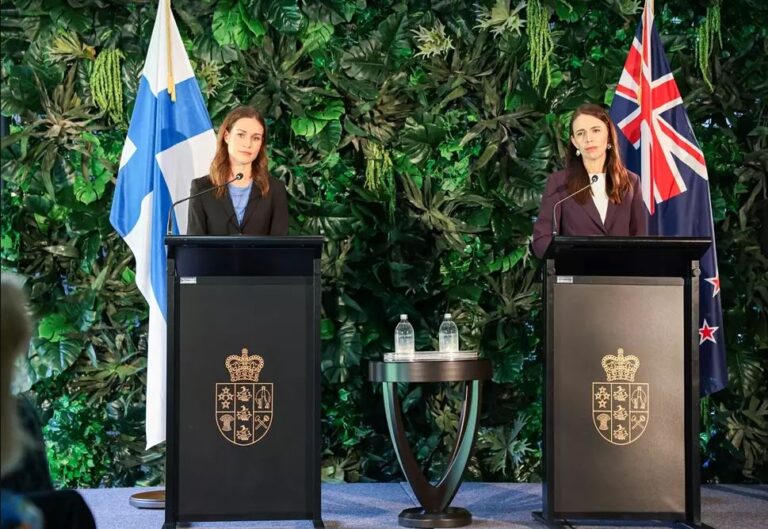 Jacinda Ardern y Sanna Marin responden a pregunta sexista: 