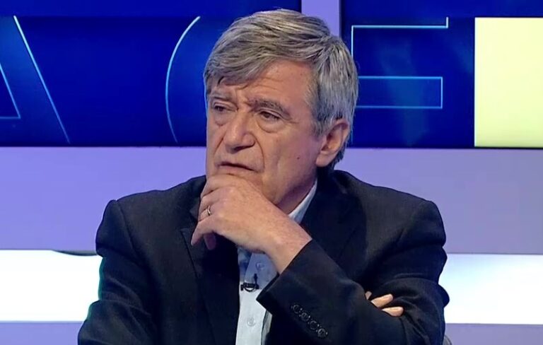 Camilo Escalona (PS): “El Gobierno debiese hacer esfuerzos por incorporar a la DC”