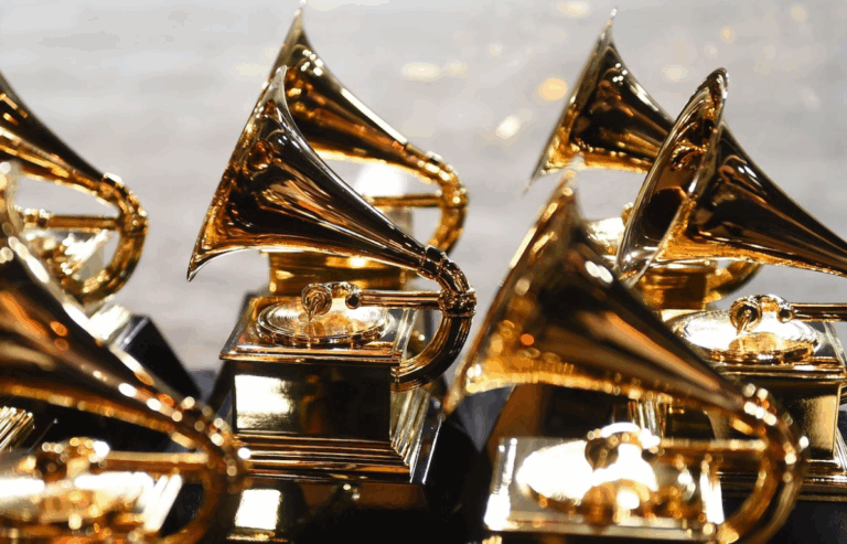 ¿Quiénes son los artistas nominados a los premios Grammy?