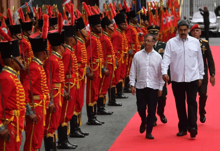 Petro pide reintegrar a Venezuela en la región tras reunión clave con Nicolás Maduro