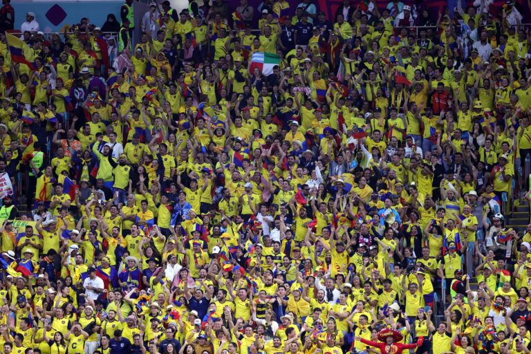 FIFA abre procedimiento por cantos homofóbicos de hinchas ecuatorianos contra Chile en Qatar 2022