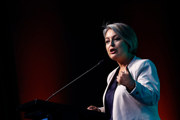 Ministra Jara responde a carta de AFP Cuprum por reforma previsional: “Están preocupados porque se les acaba el negocio”