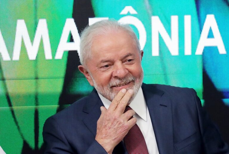 Lula fue intervenido tras sufrir daño en cuerdas vocales por esfuerzo en campaña electoral