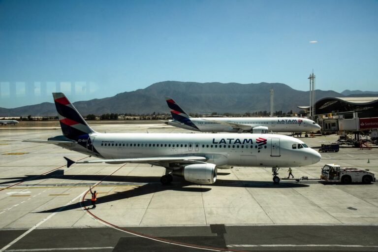 Aeropuerto Internacional de Lima reanuda sus operaciones