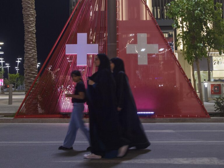 Mujeres y comunidad LGBTQ+: La cuestionada otra cara del mundial en Qatar