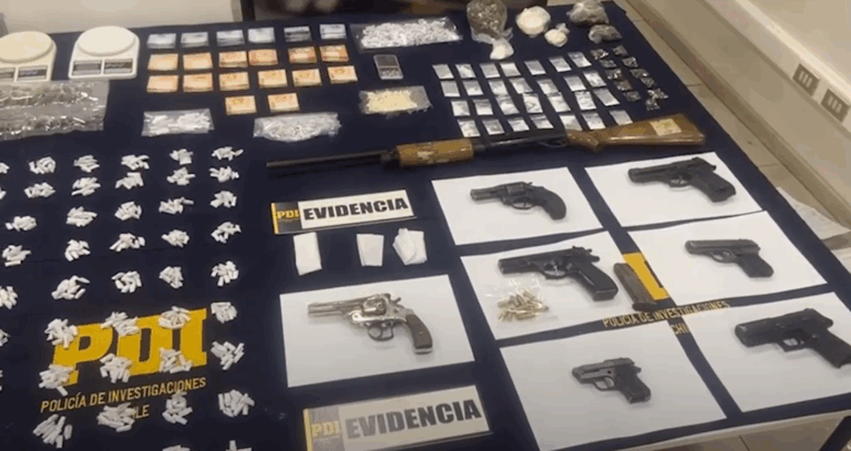 Allanamiento de la PDI en Quinta Normal y Santiago termina con 12 detenidos: Incautaron diversas armas y drogas
