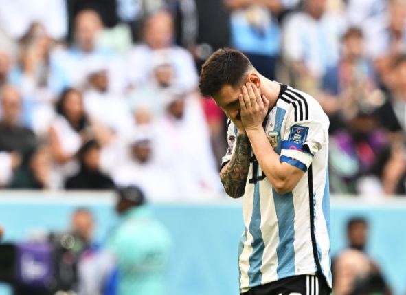 Arabia Saudita dio la sorpresa y se impuso a Argentina por 2-1 en su debut en Qatar