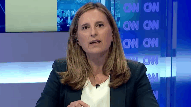 Paula Escobar: 