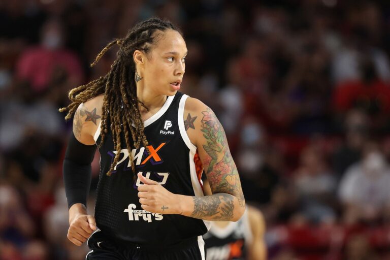 Brittney Griner regresó a su hogar con la intención de jugar baloncesto esta temporada