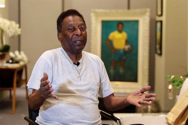Hijas de Pelé desmienten que esté en riesgo: 