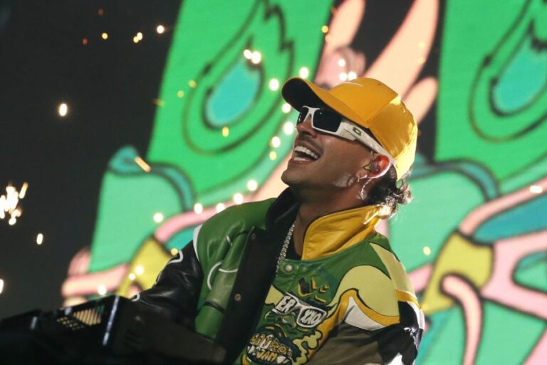 Feid en Chile: Revisa los precios y en dónde comprar las entradas para el show