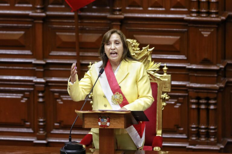 Presidenta de Perú cree que Pedro Castillo está siendo 