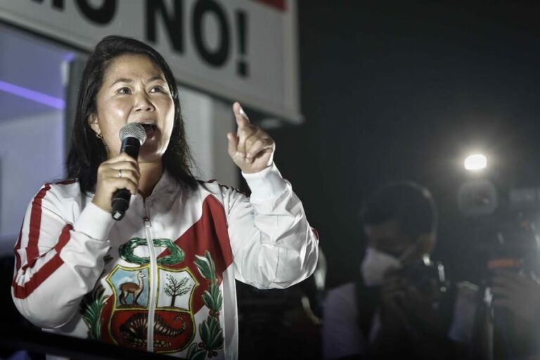 Keiko Fujimori ofrece apoyo de su partido a la nueva presidenta peruana