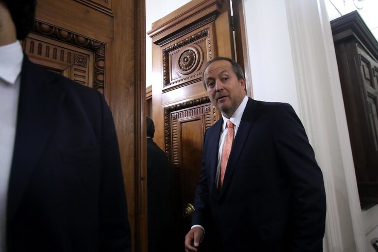 Valencia respondió a Herrera por supuesta comida con personeros de la UDI: 