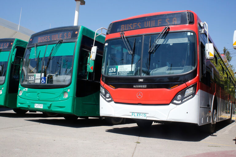“Ni Carabineros ha podido tomar el orden”: Conductores de buses advierten riesgos del Plan Antievasión en Santiago